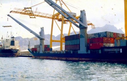 الصادرات في ميناء عدن