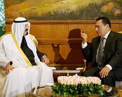 الرئيس المصري يلتقي الملك عبدالله بن عبدالعزيز في مدينة جدة