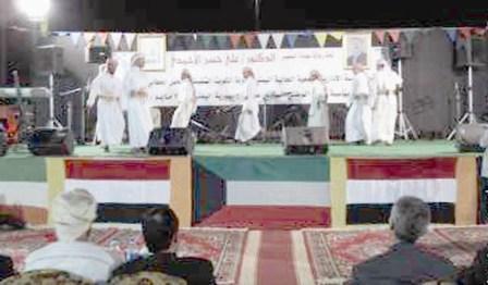 الحفل الفني الذي اقيم في الكويت بمناسبة العيد السادس عشر