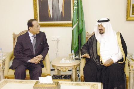 رئيس الوزراء عبدالقادر باجمال وولي عهد السعودي سلطان بن عبدالعزيز 