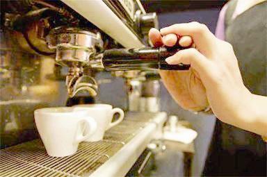 تناول القهوة يقلل من خطر الاصابة بالنوع الثاني من البول السكري