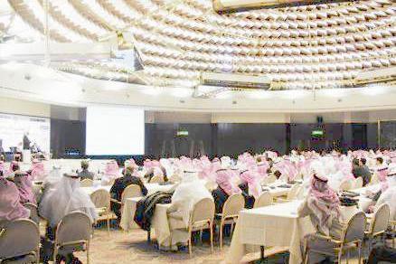 لقطة واسعة للمؤتمرين