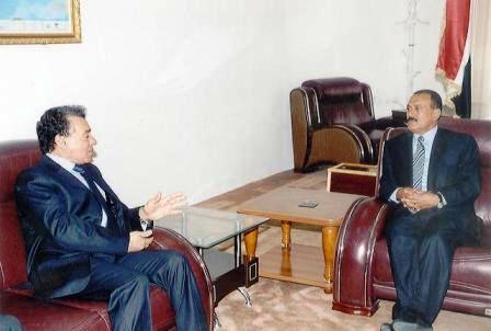 الرئيس لدى استقباله مبعوث القذافي