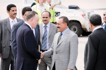 رئيس الجمهورية لدى وصوله باريس أمس