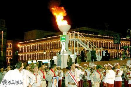 أثناء إيقاد الشعلة الأم بميدان التحرير