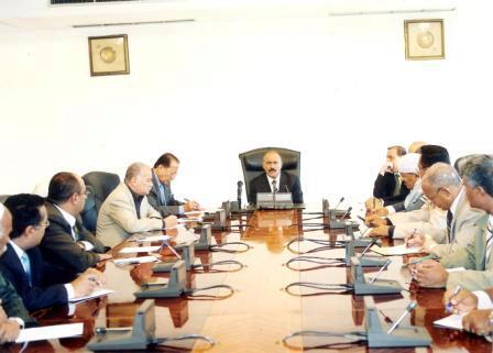 رئيس الجمهورية يترأس اجتماع مع قادة الاحزاب والتنظيمات السياسية