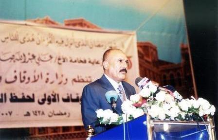 .. ولدى حضوره حفل تكريم اوائل مسابقة حفظ القرآن