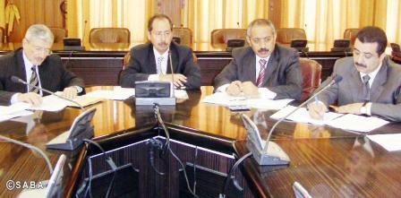 الارحبي يترأس اجتماعا ضم الحكومة والمانحين