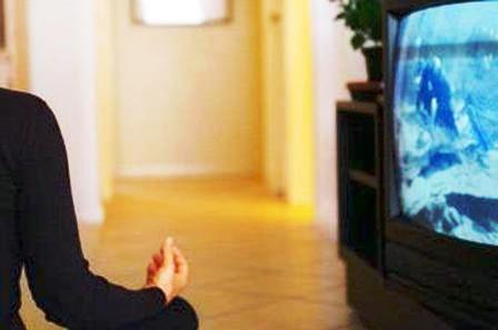 خلوة التلفزيون .. هل من فتوى جديدة؟