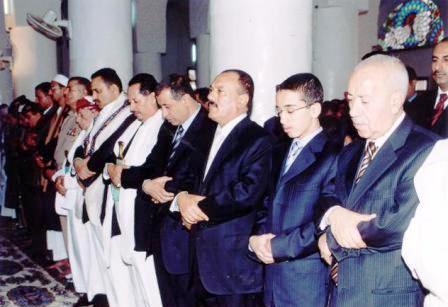 رئيس الجمهورية يؤدي صلاة العيد