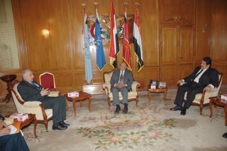 .. ويلتقي المدير الإقليمي لمنظمة الصحة العالمية