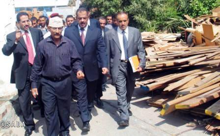 الدكتور مجور يزور مواقع مؤسسة الأثاث المدرسي