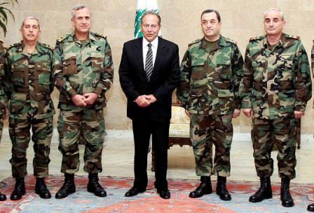 لحود يتوسط قيادة الجيش اللبناني