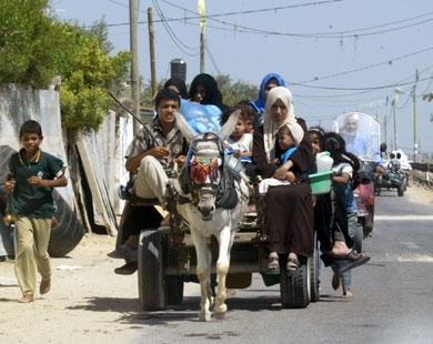 تراجع حياة الفلسطينيين في الضفة والقطاع