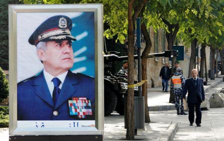 الجيش يترقب انفراج الأزمة السياسية