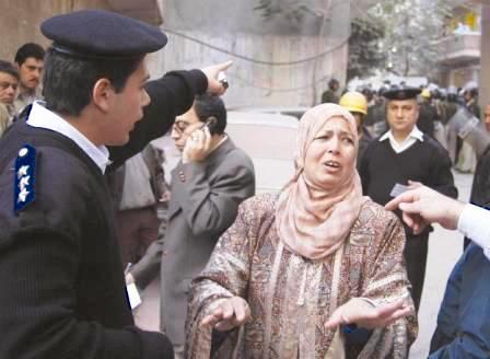 ساكنة مصرية تشكو إنهيار منزلها