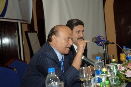 .. ويلقي كلمة في اختتام مؤتمر السياسات السكانية