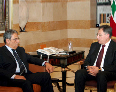 عمرو موسى والسنيورة