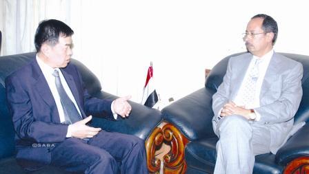 .. مع السفير الصيني