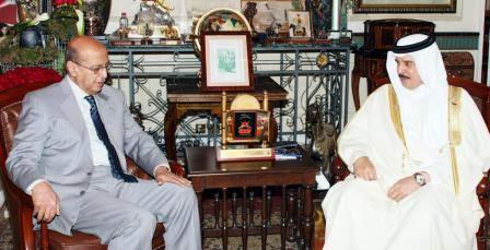 الاقربي مع الملك حمد