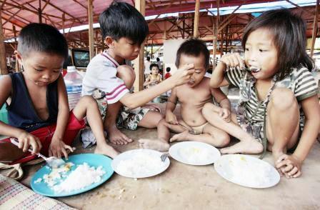 أطفال فقراء العالم