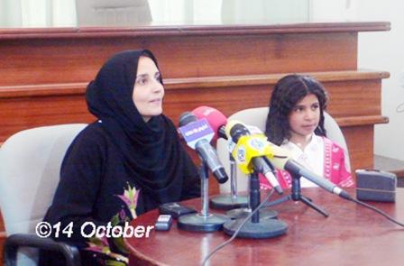 الطفلة نجود في المؤتمر الصحفي الذي عقد أمس بصنعاء