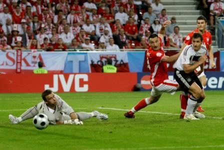 الهدف الالماني الاول في مرمى بولندا