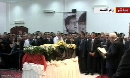 الرئيس الفلسطيني يلقي كلمة التأبين في جنازات درويش