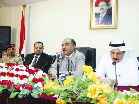 وزير الاعلام لدى تدشينه خدمة ( سبتمبر موبايل)