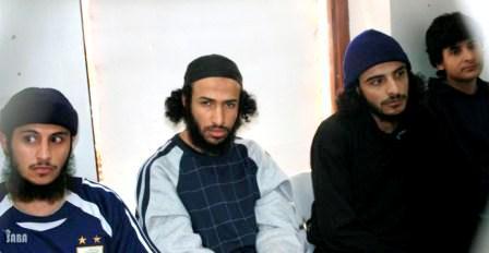 المتهمون الأربعه بالانتماء الى تنظيم القاعدة