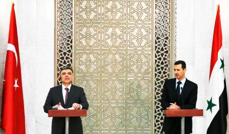 الرئيس بشار الأسد والرئيس التركي عبدالله جول في مؤتمر صحفي أمس بدمشق
