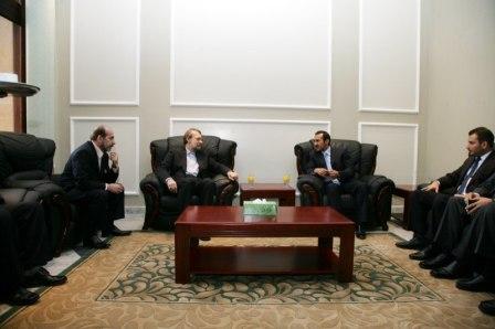 أثناء لقاء العميد الركن احمد علي عبدالله صالح قائد القوات الخاصة بالدكتور علي لاريجاني أمس