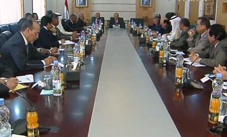 القربي لدى لقائه سفراء الدول العربية  أمس