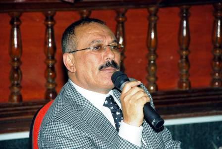 رئيس الجمهورية لدى لقائه أمس بأعضاء المحليات ومناضلي الثورة وشخصيات من مديريات ردفان والضالع