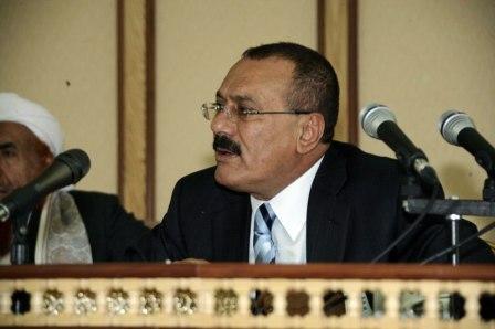 أثناء لقاء رئيس الجمهورية الإخوة أعضاء المجلس المحلي والمشايخ والشخصيات الاجتماعية والثقافية والمسؤولين في مديرية الحد أمس