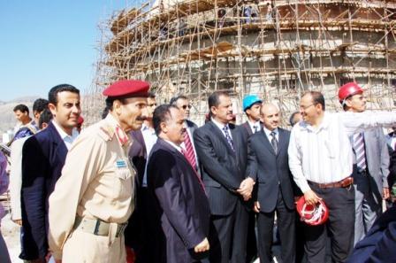 الراعي ود. علي مجور والشدادي يقومون بزيارة تفقدية لمشروع المبني الجديد للبرلمان