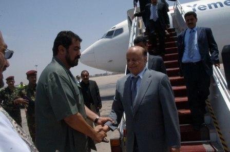 لدى وصول نائب الرئيس مطار عدن أمس