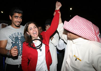 رولا دشتي تحتفل بفوزها على طريقتها الخاصة