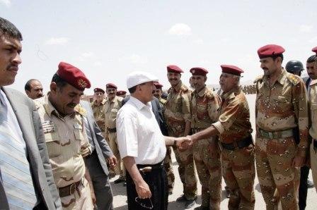 رئيس الجمهورية أثناء زيارته لمعسكري لبوزة والعند أمس