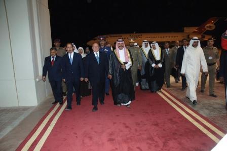 نائب الرئيس لدى وصوله الكويت أمس