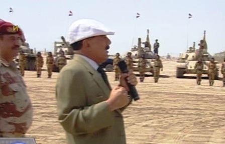 رئيس الجمهورية أثناء زيارته التفقدية أمس للواء (31) مدرع في منطقة بير أحمد