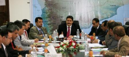 وزير الصحة يترأس اجتماع الوزارة حول انفلونزا الخنازير أمس