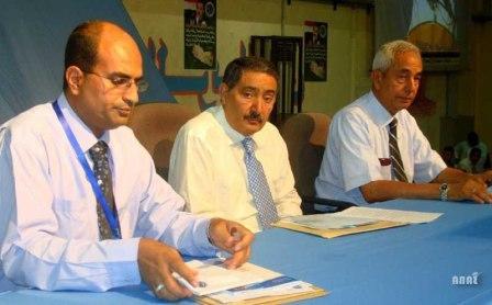 عبدالعزيز عبدالغني اثناء تدشين أعمال المؤتمر الفرعي الموسع للسلطة المحلية في محافظة الحديدة أمس