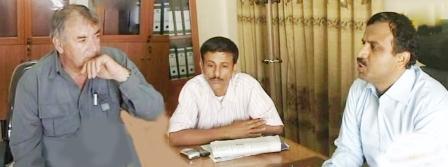 ناصر الخضر السوادي / خلال لقائه مسؤول العلاقات العامة للشركة الاسترالية تريفر هنري