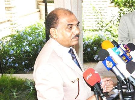 حسن اللوزي الناطق الرسمي باسم الحكومة في المؤتمر الصحفي