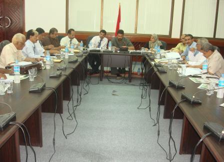 الجفري يرأس اجتماع للمجلس المحلي أمس