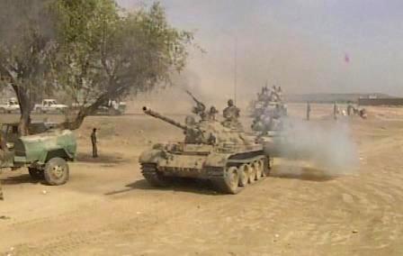 أفراد القوات المسلحة  يلقنون فلول المتمردين ضربات موجعة