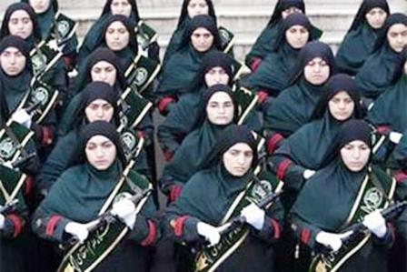 من جيش «أخوات الباسيج» وفي الإطار الناشطة الإيرانية جانيت إفاري