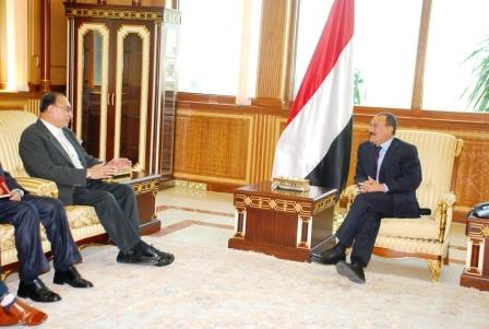 رئيس الجمهورية لدى استقباله علوي بن شهاب ممثل الرئيس الاندونيسي