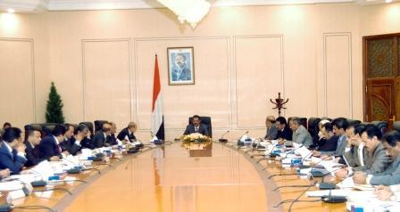 مجلس الوزراء في اجتماعه الاستثنائي أمس